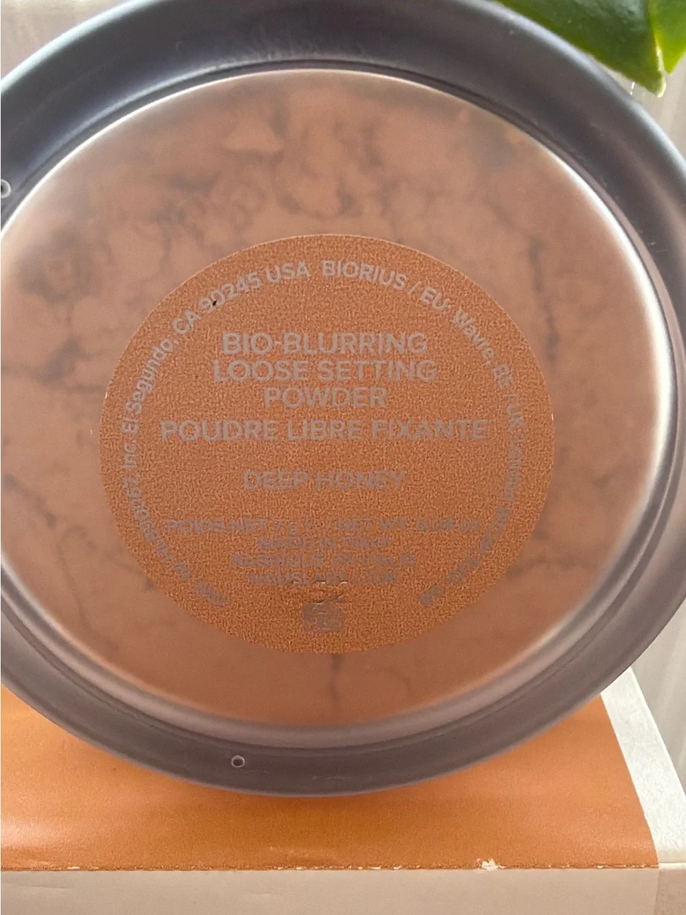 Haus Labs By Lady Gaga Bio-Blurring Loose Setting Powder, DEEP HONEY/ Cream Jar